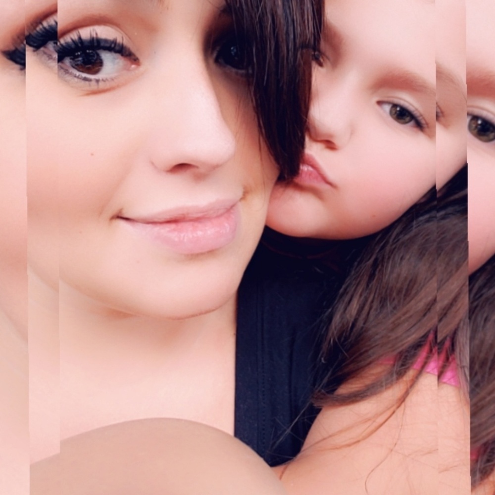 Meet your Posher, Dakota